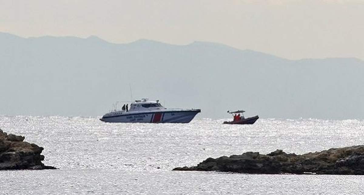 Ege\'de Kaçakları Taşıyan Bot Battı: 7 Ölü, 2 Kayıp