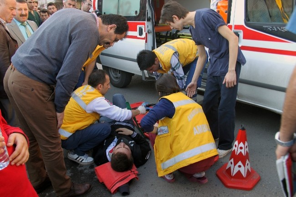 Ehliyetsiz Sürücü, Dershane Öğrencisine Çarptı