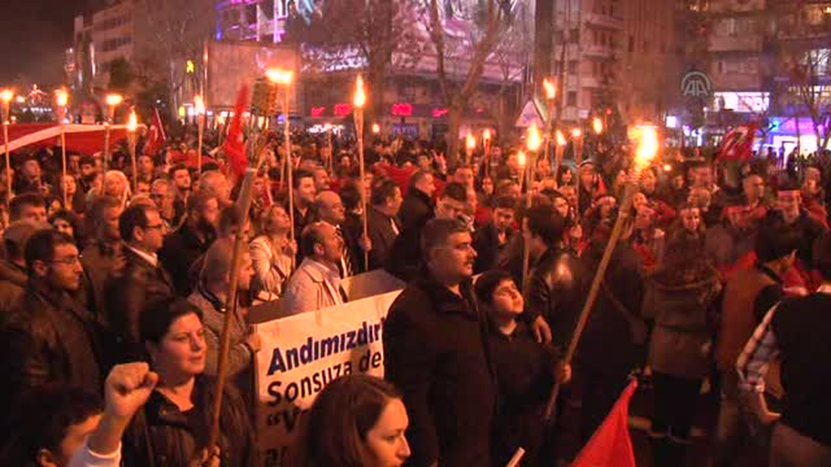 Fener alayı ve havai fişek gösterisi yapıldı -