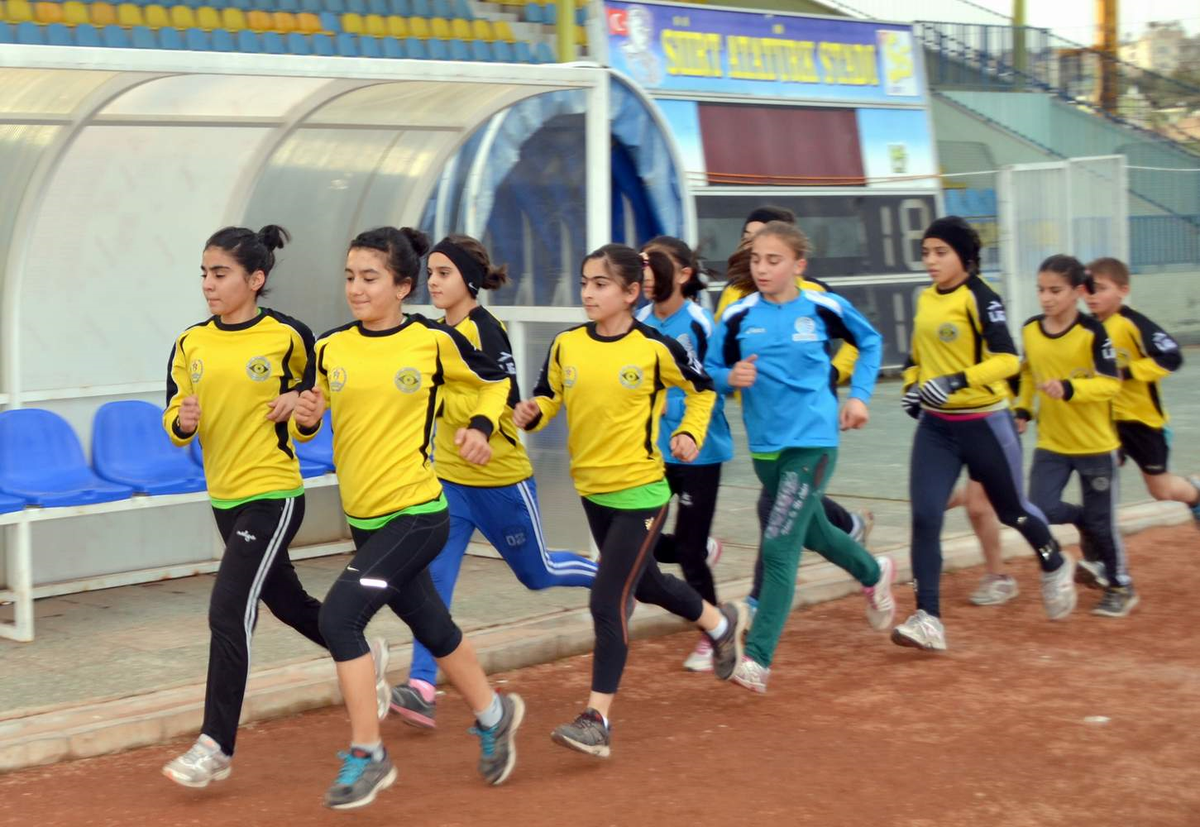 Gençler Yılmadan Çalışıyor