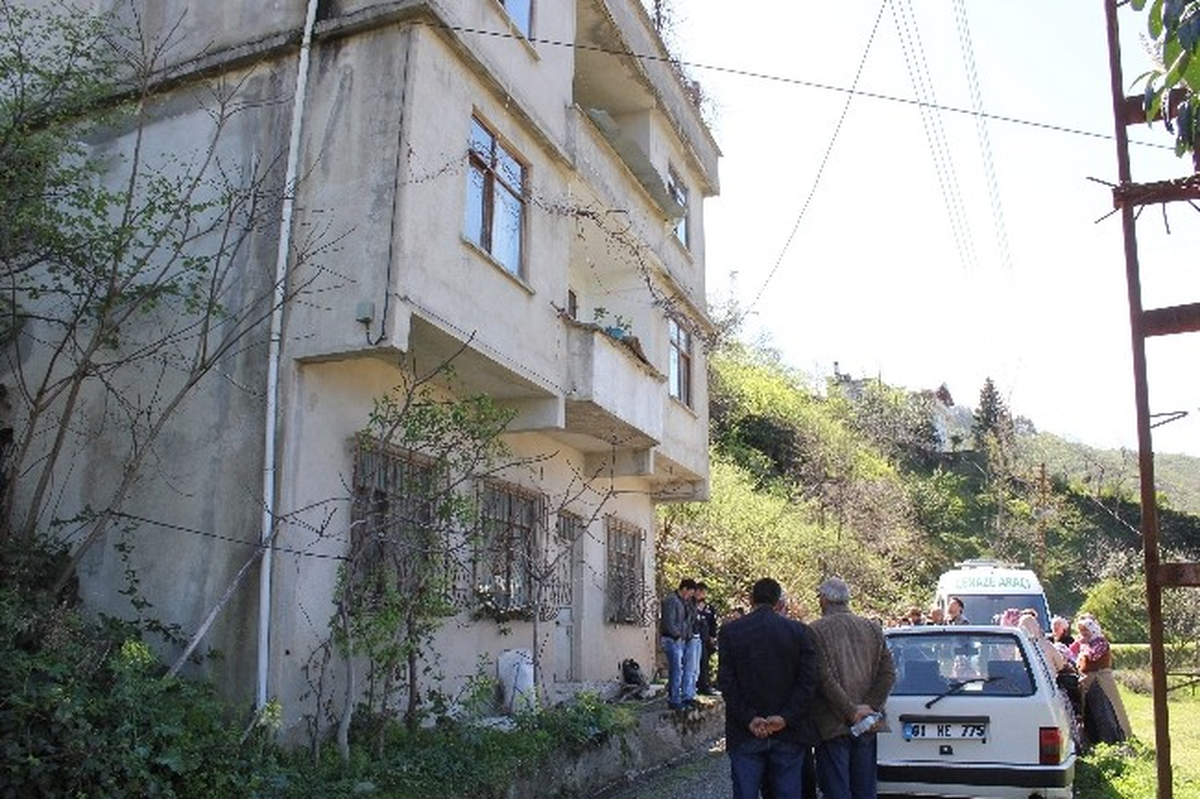 Görele\'de Yalnız Yaşayan Yaşlı Adam Evinde Ölü Bulundu