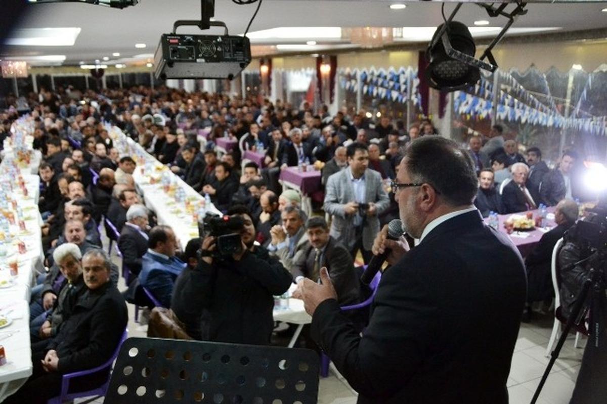Gülaçar, Aile Dostları ile Yemekte Buluştu