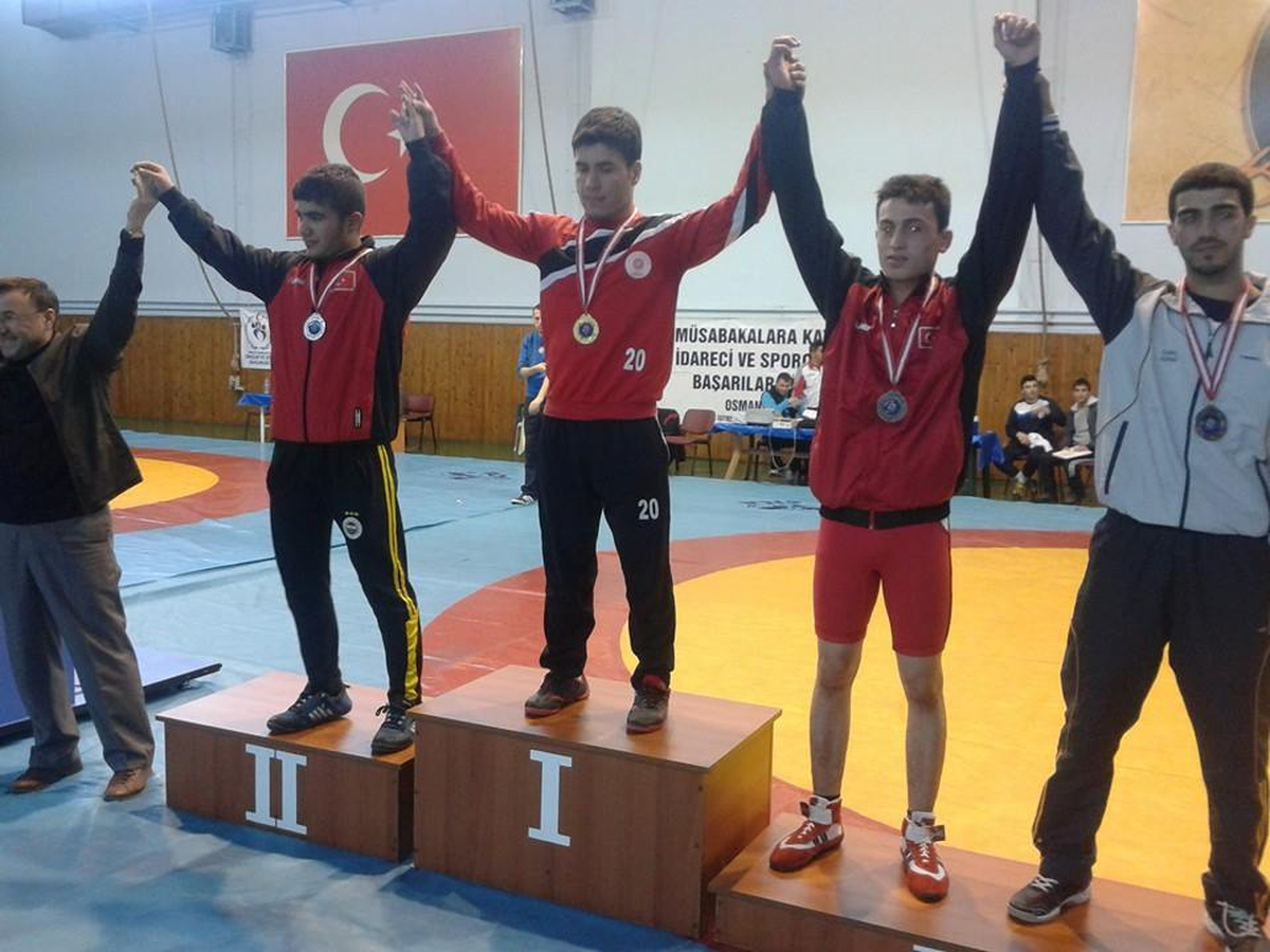 Güreş\'te Petrolspor Başarı Elde Etti