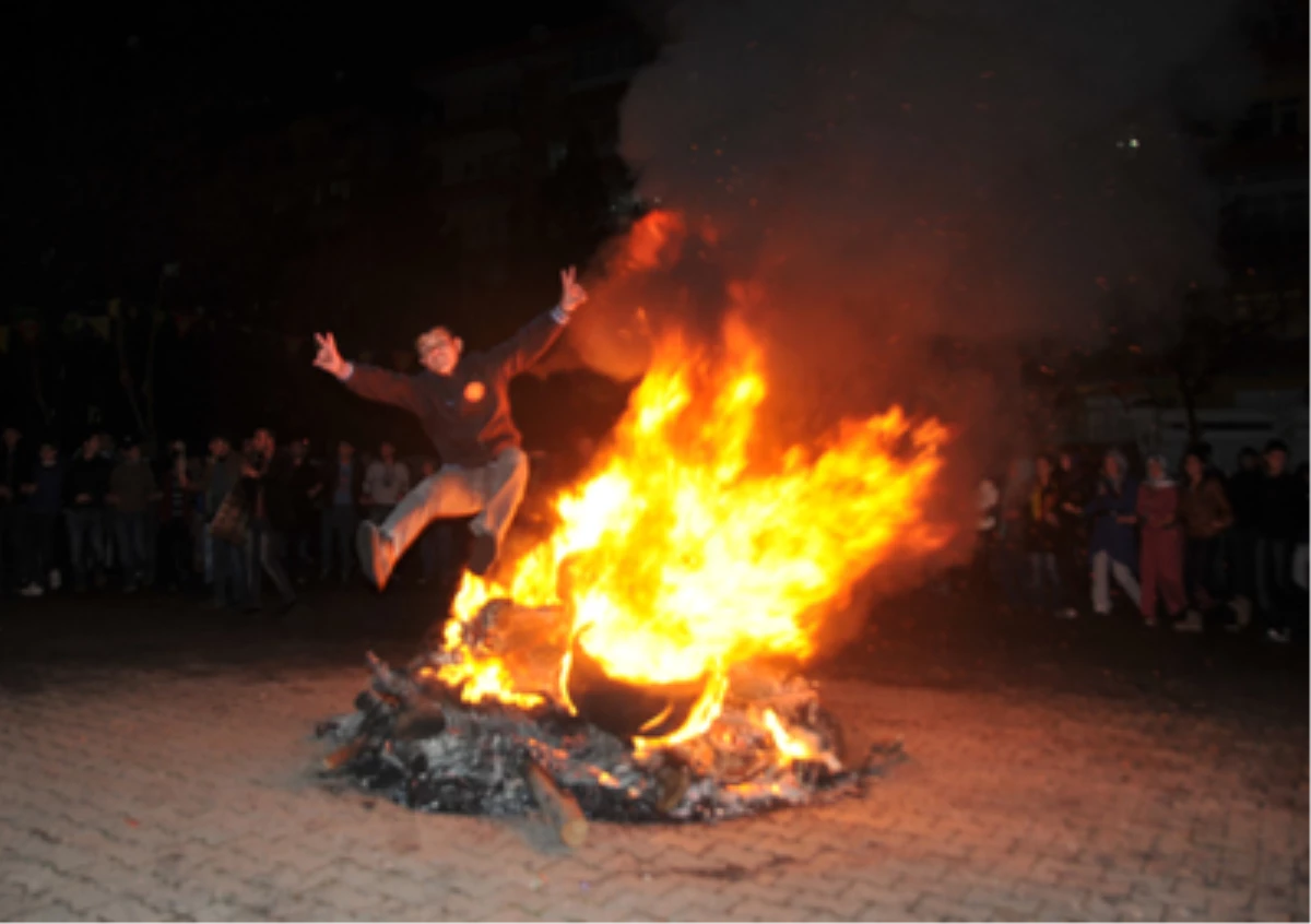 Huzurevlerinde Newroz Kutlaması