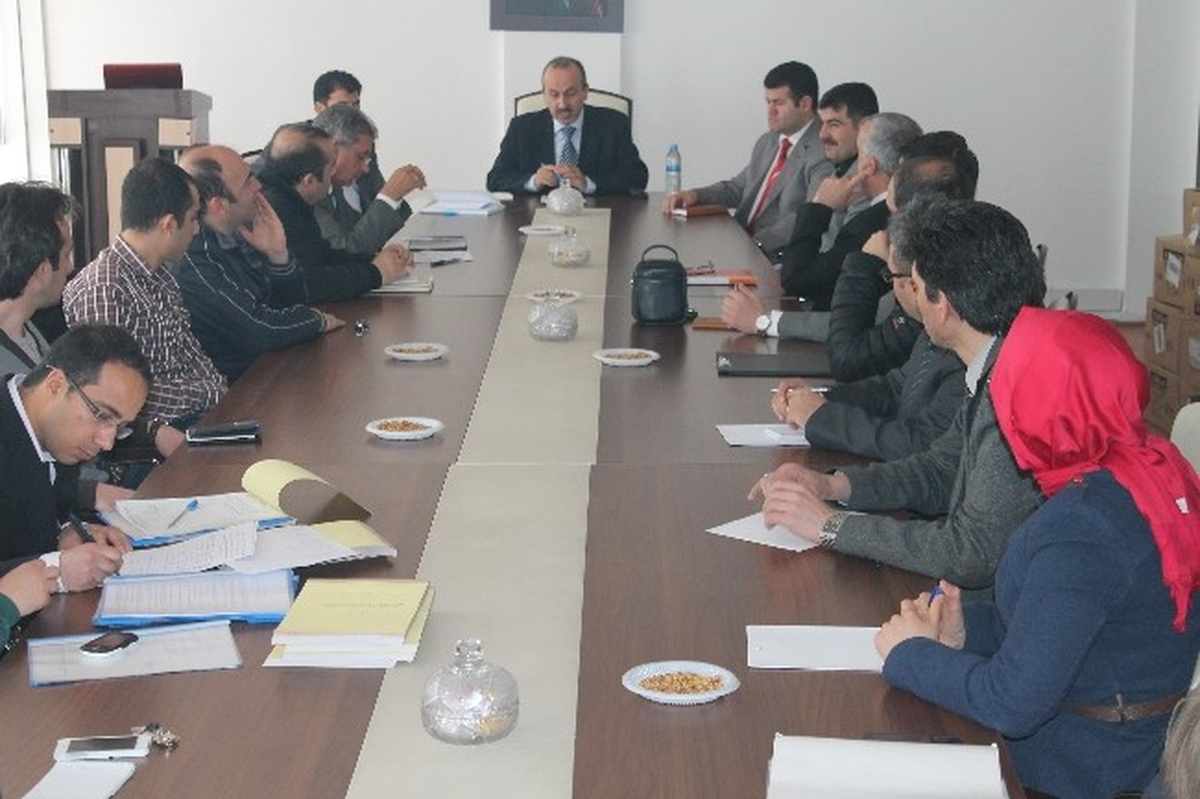 Kars\'ta 2013 Yılı Hayvan Hastalıkları ile Mücadele Çalışmalarının Değerlendirilmesi Toplantısı...