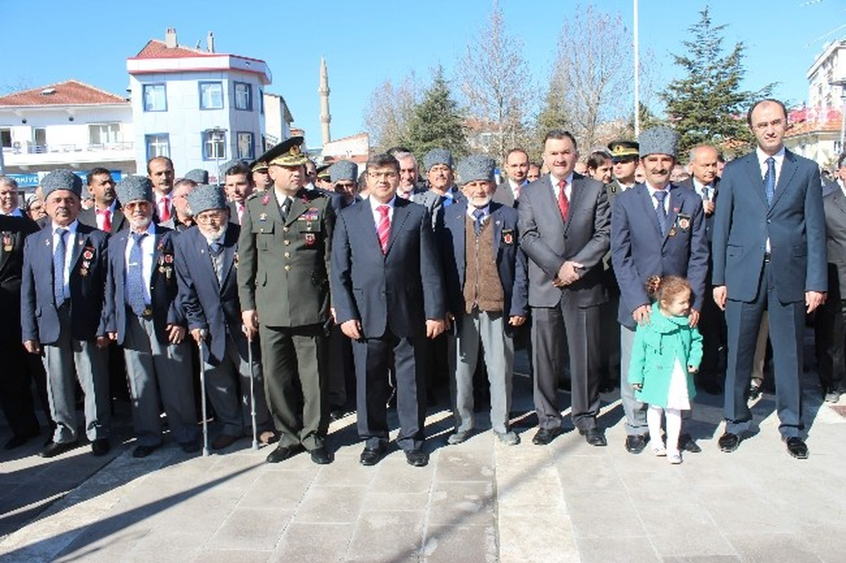 Kore Gazisi Koltuk Değnekleriyle Törene Katıldı