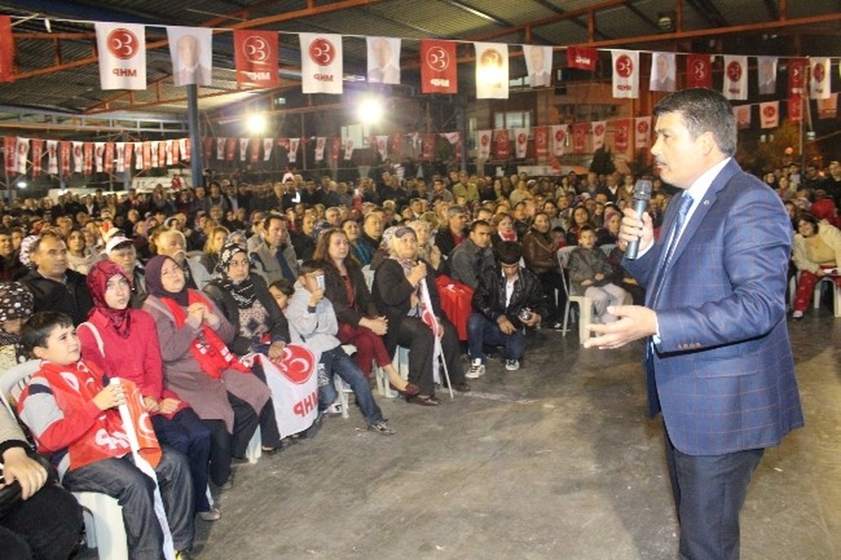 MHP Adayı Çelik, Kepez\'de Vatandaşlarla Bir Araya Geldi