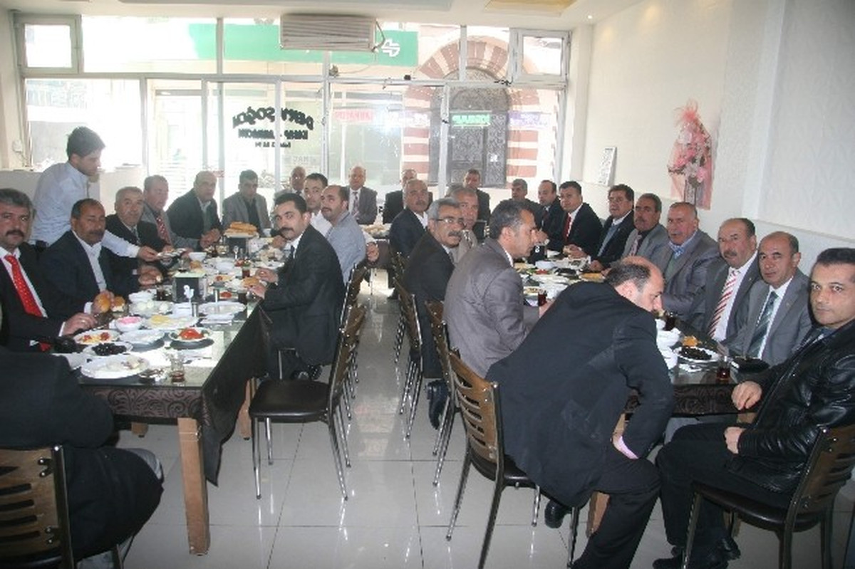 MHP\'liler Kahvaltıda Buluştu