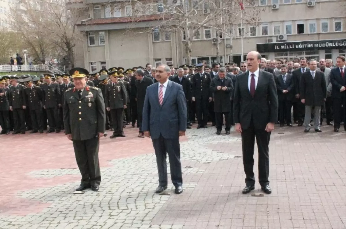 Şehit Ailelerine Devlet Övünç Madalyası