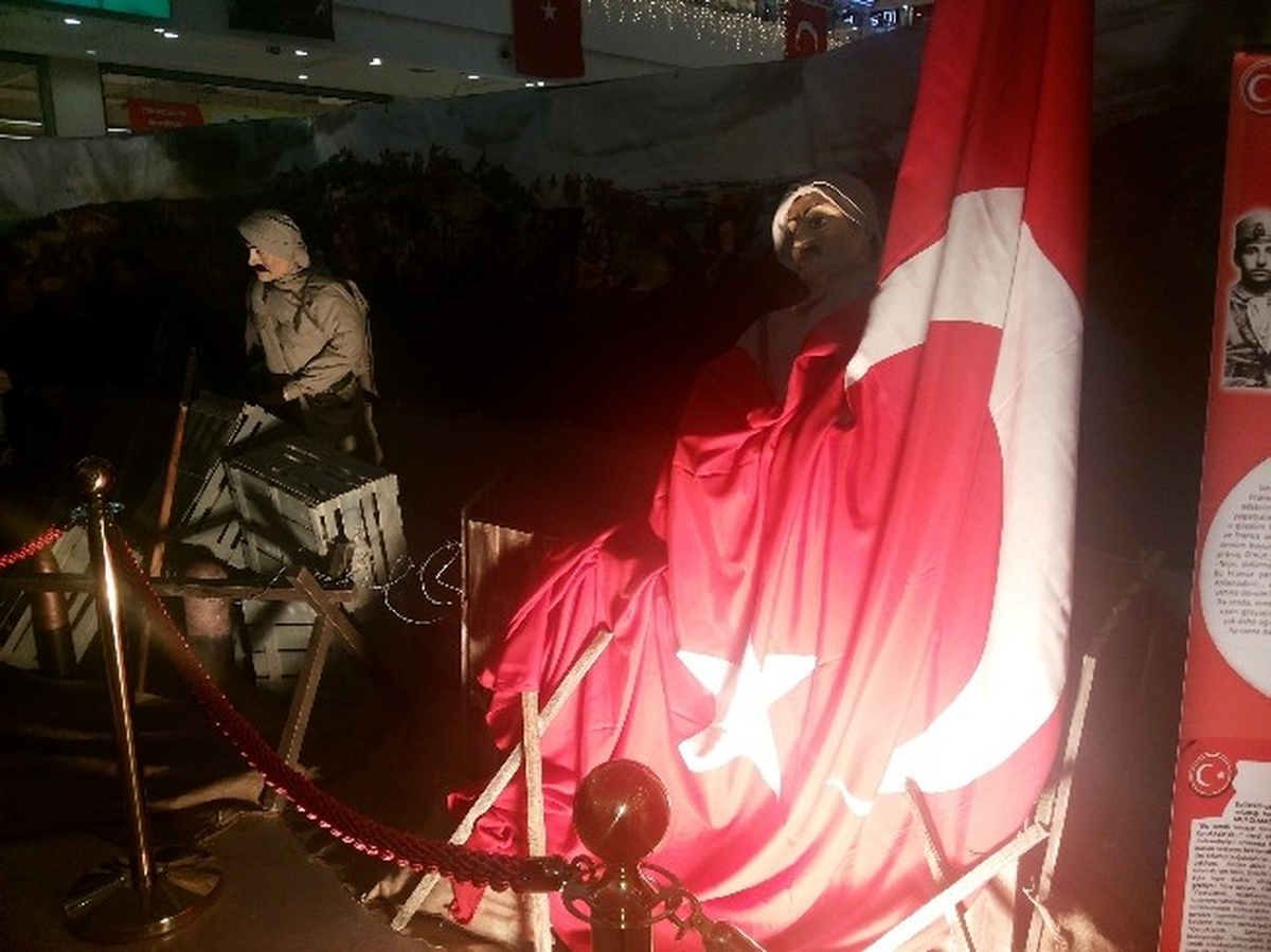 Tekira Avm\'den Çanakkale Şehitleri\'ni Anma Günü\'nde Duygulandıran Etkinlik