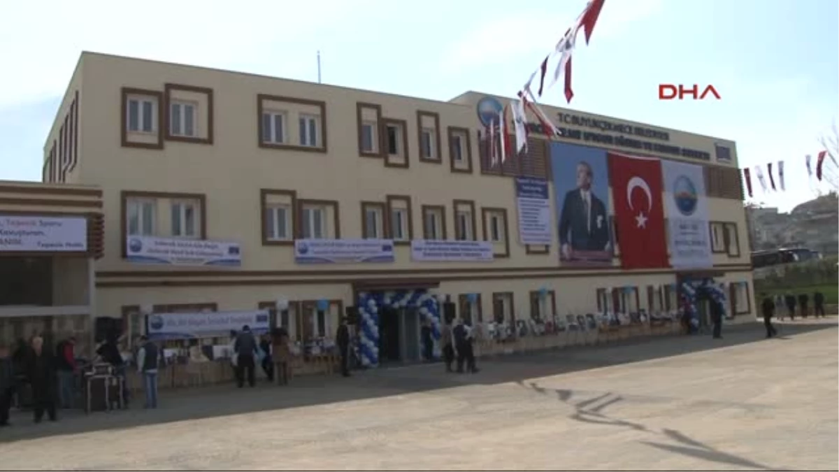 Tepecik Nejat Uygur Kültür ve Eğitim Merkezi Açıldı