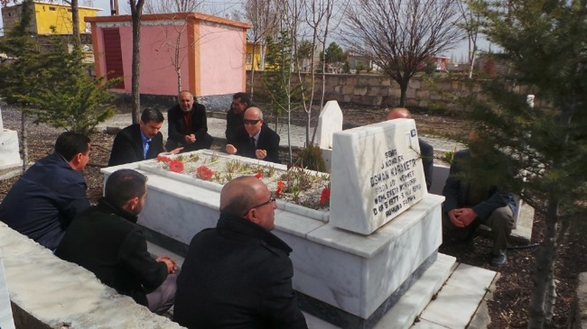 Türk Eğitim-Sen Yöneticilerinden Şehit Kabirlerine Ziyaret