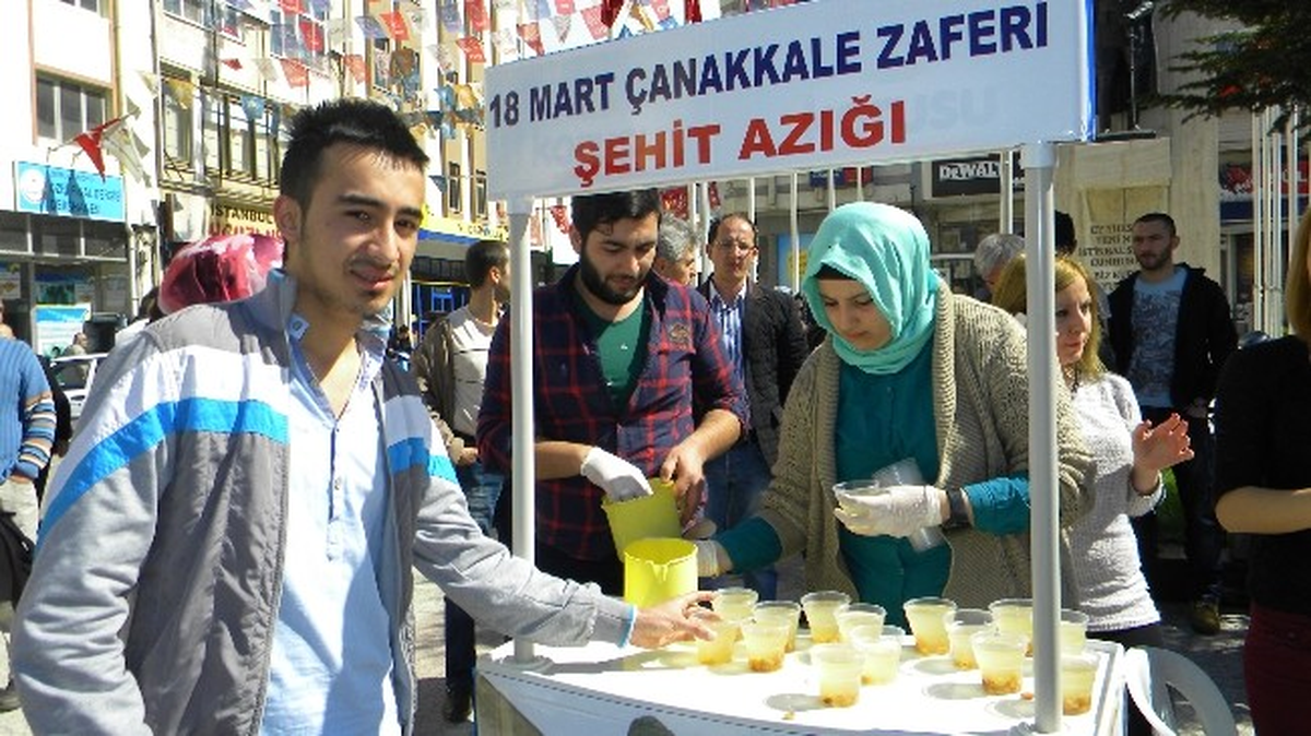 Uzunköprü\'de \'Çanakkale Şehitlerinin Menüsü\' Dağıtıldı