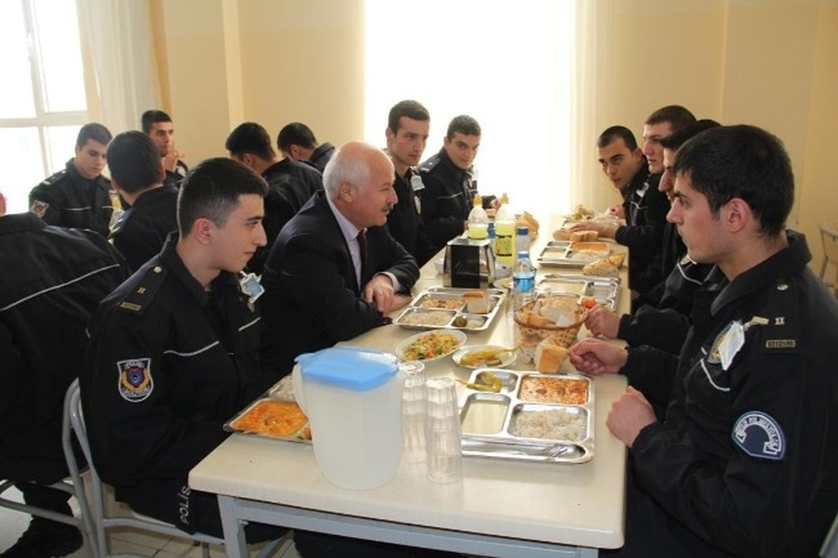Vali Orhan Öztürk Polis Okulunu Ziyaret Etti
