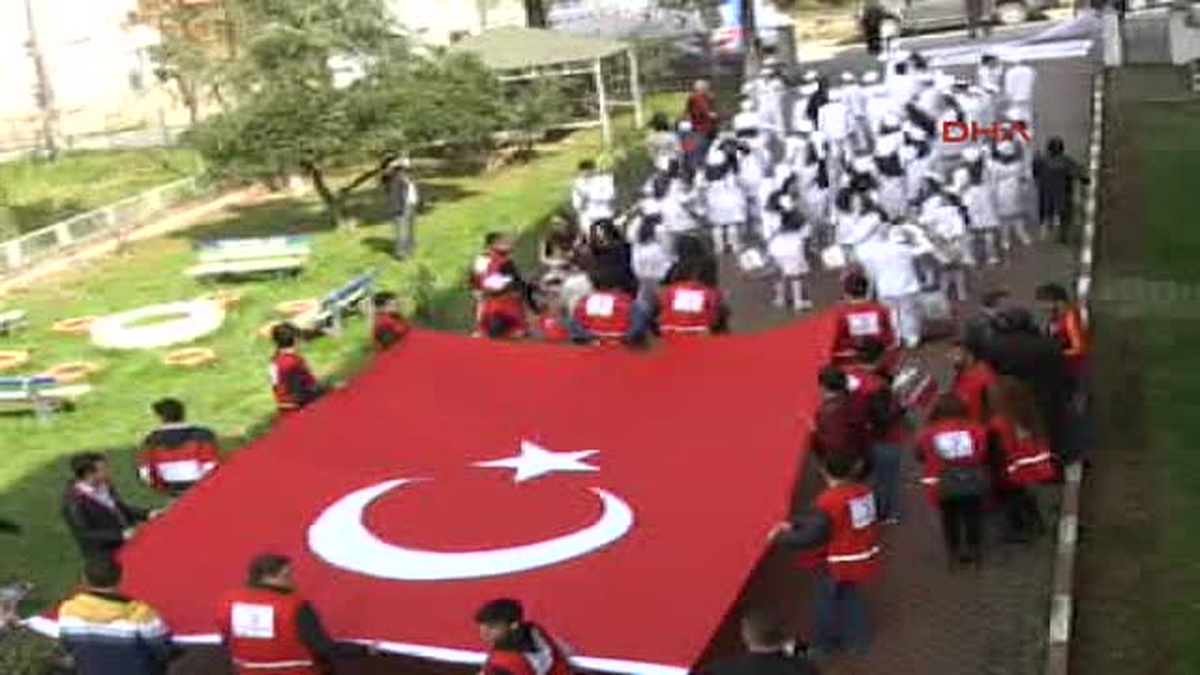 Yaşlılar Gençlerle Yürüdü