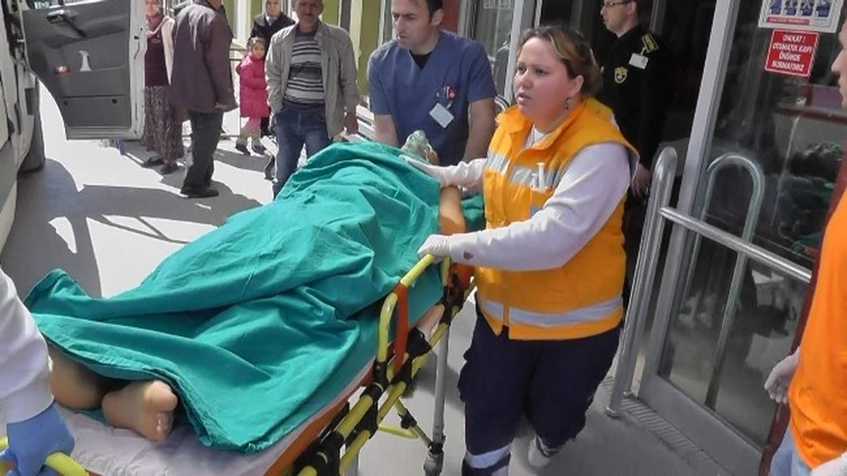 Yolda Yürürken Bıçaklı Saldırıya Uğradı
