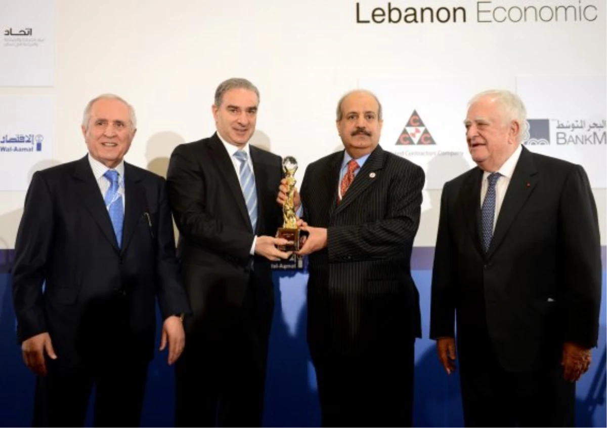 Adnan Ahmed Yusuf Abdulmalek\'e "Üstün Başarı" Ödülü