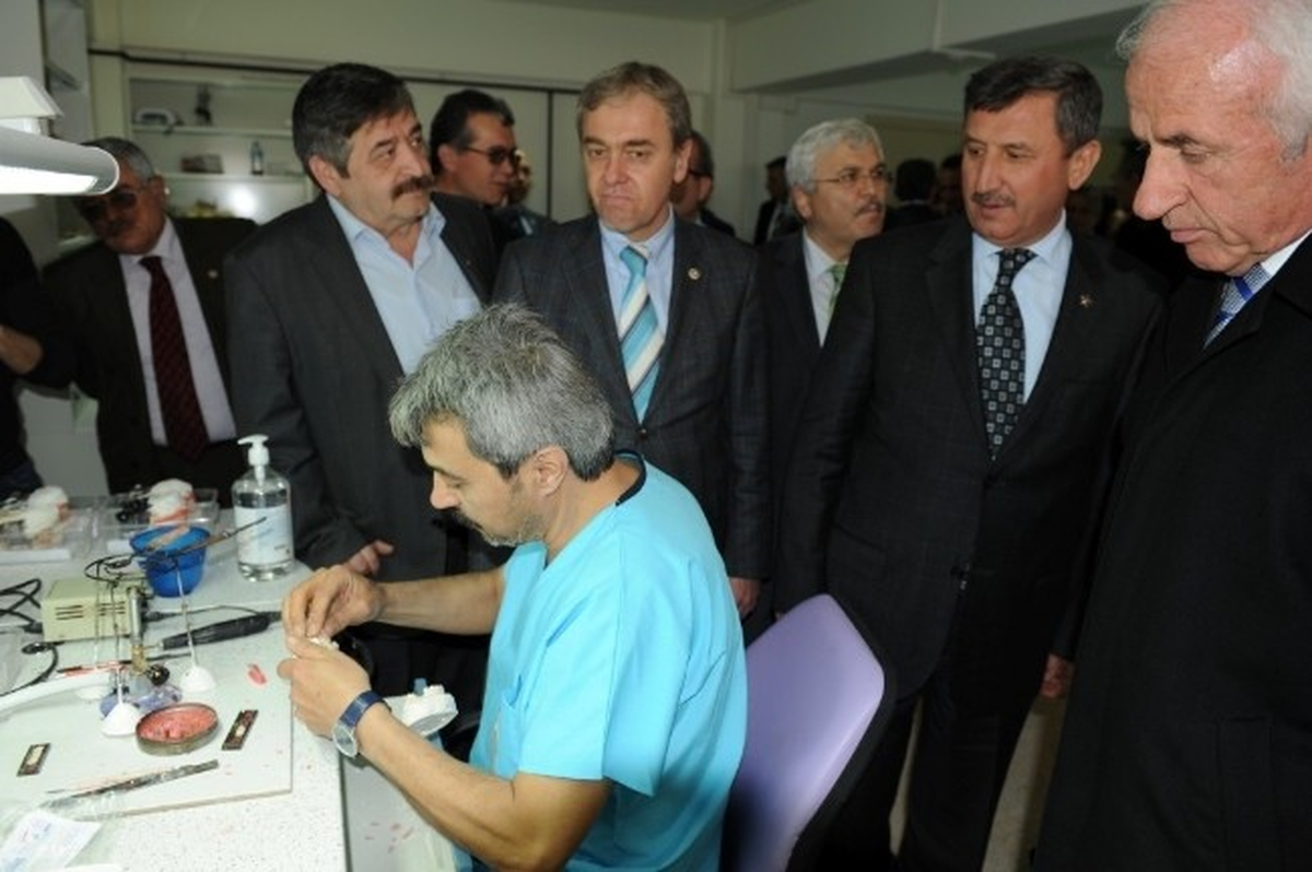 Ağız ve Diş Sağlığı Merkezi Protez Laboratuvarı Hizmete Açıldı