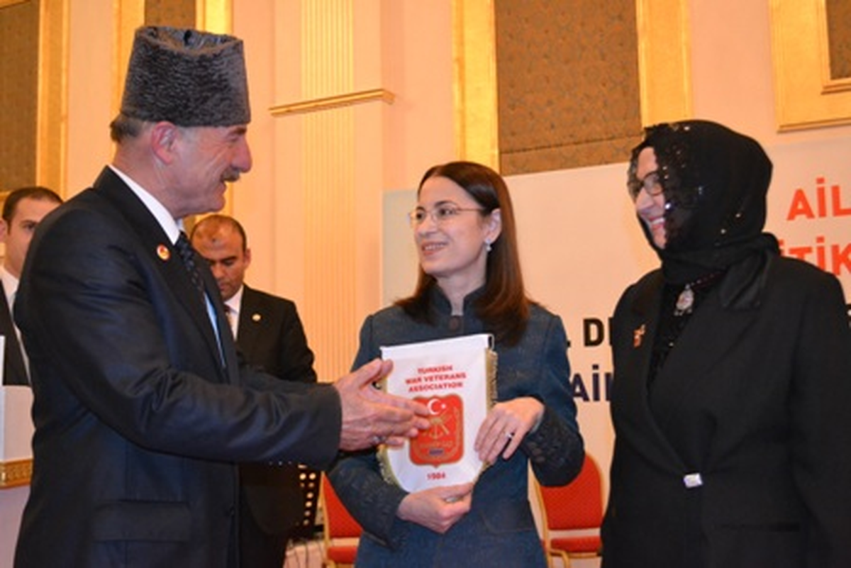 Aile ve Sosyal Politikalar Bakanı İslam Şehit Aileleriyle Bir Araya Geldi