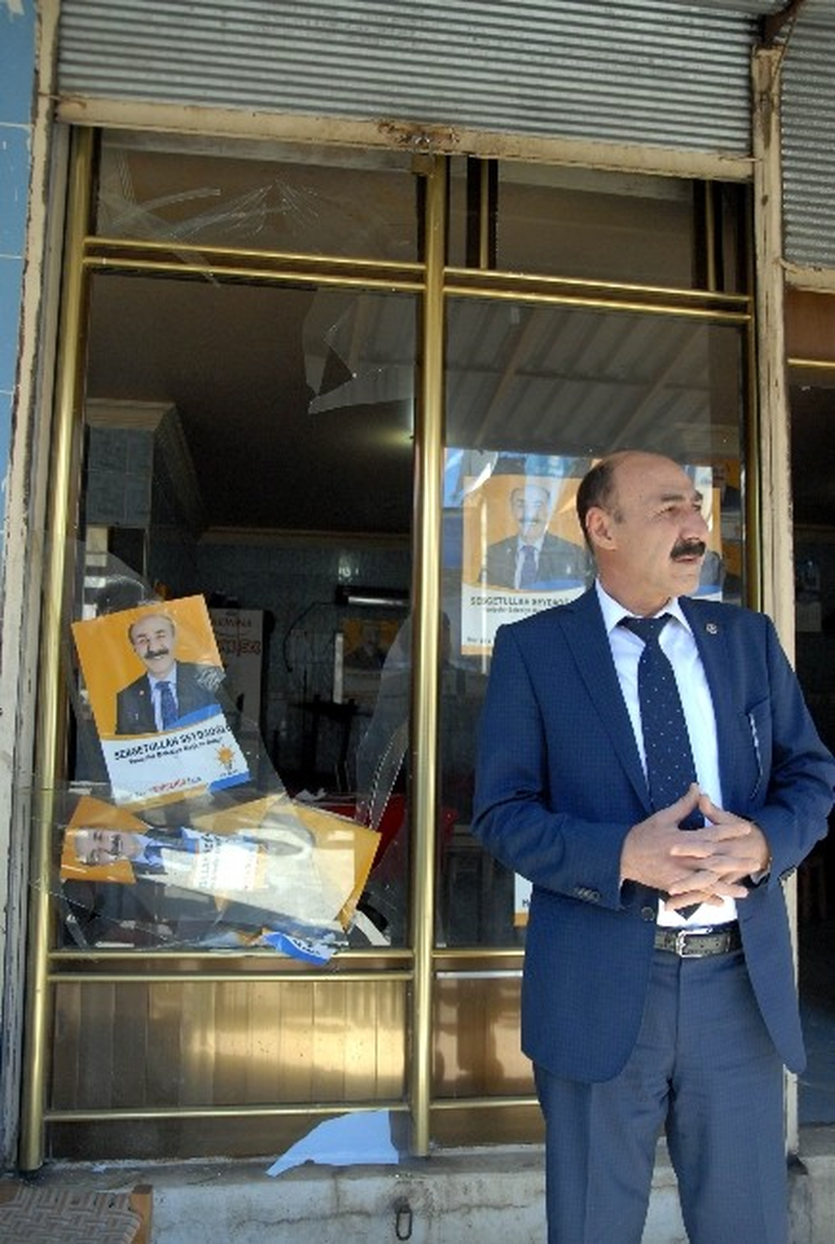 Yenişehir\'de AK Parti Seçim Bürosuna Bombalı Saldırı