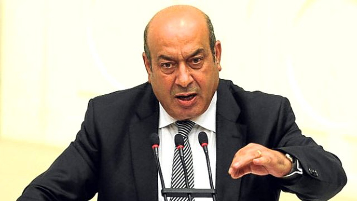 BDP\'li Kaplan, İnternette Dolaşan Fezlekeyi Genel Kurul\'da Gösterdi