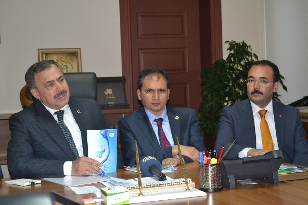 Bakan Eroğlu, Uşak Valisi Yavuz\'u Ziyaret Etti