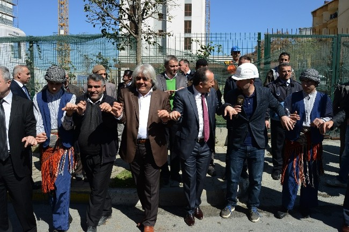 Bağcılar\'da Davullu Zurnalı Kentsel Dönüşüm