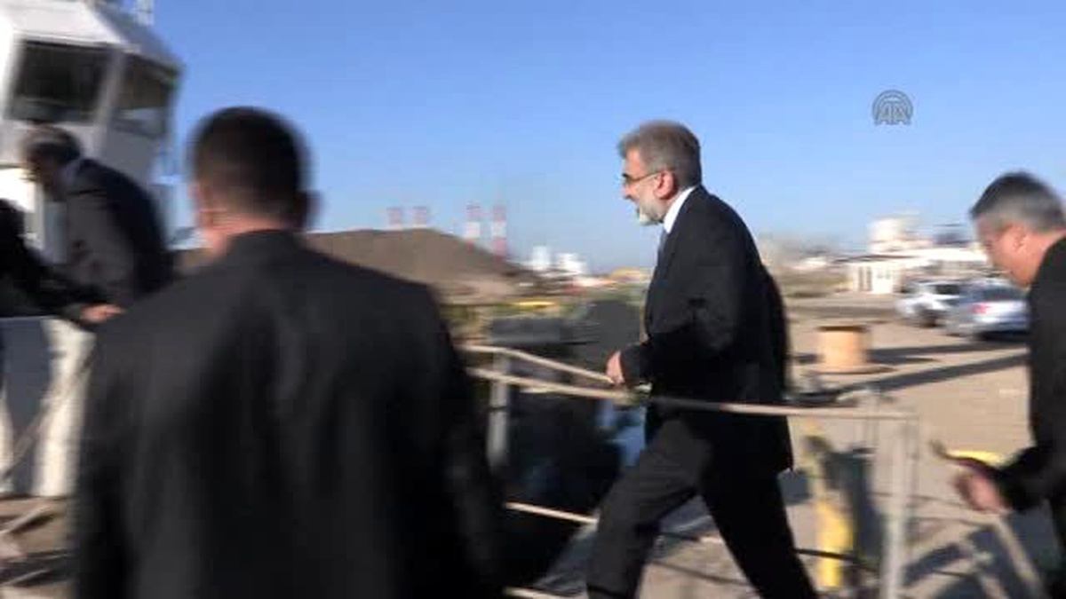 Bakan Yıldız, Petkim\'de yapılan yeni yatırım çalışmalarını inceledi -