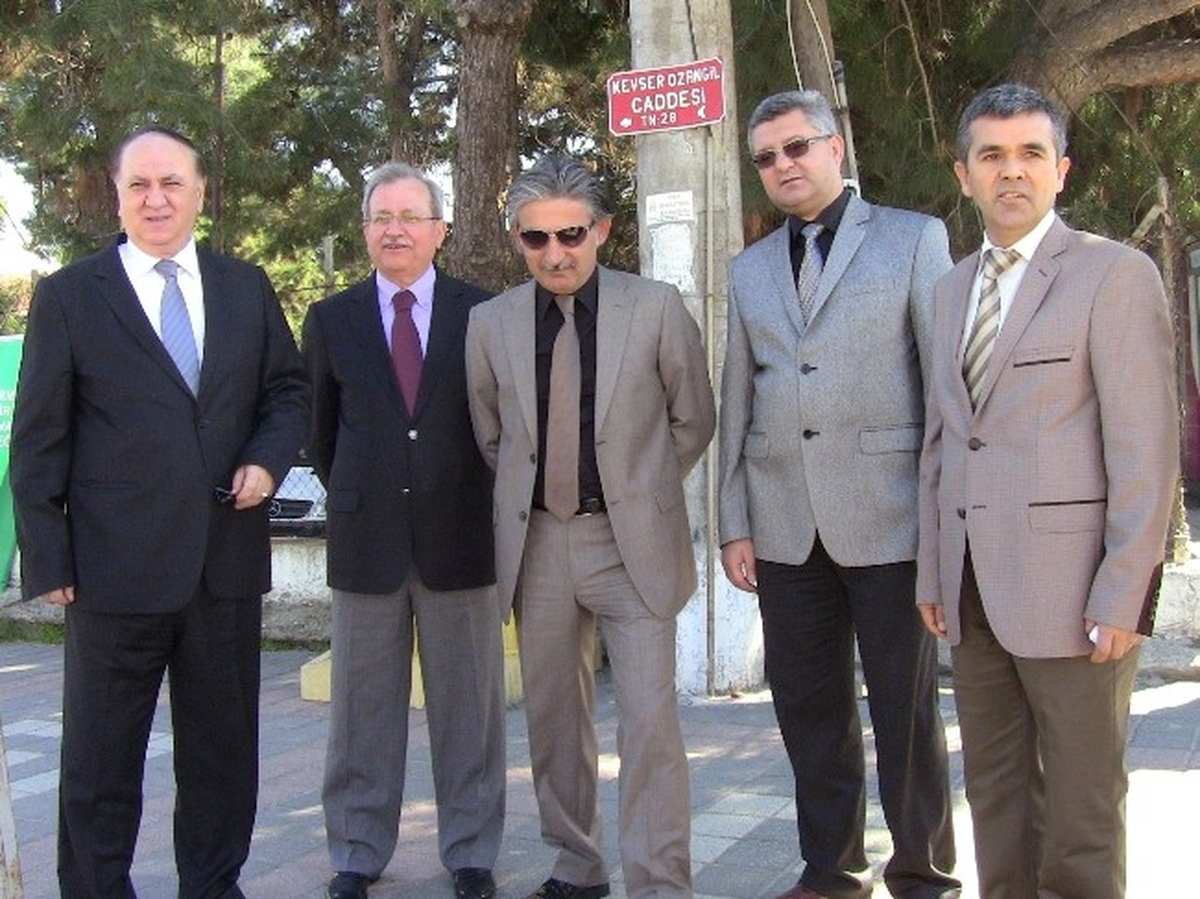 Biga\'da Vatandaşlara 10 Bin Fidan Dağıtıldı