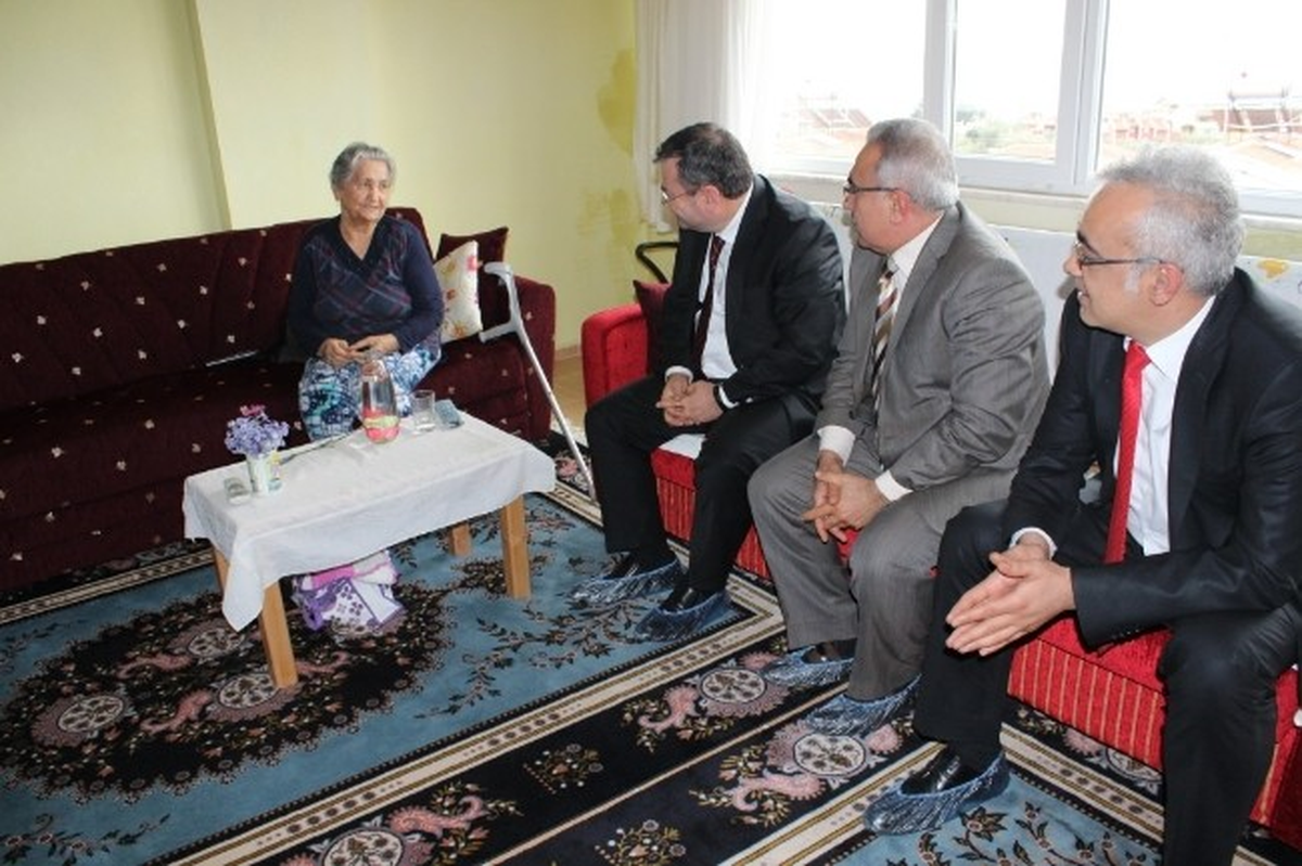Çanakkale Çalışma ve İş Kurumu\'ndan Huzurevi Ziyareti