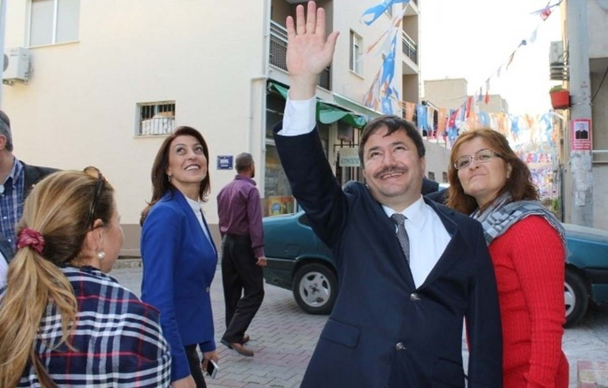 AK Parti Çiğli Adayı Yılmaz\'dan Çiğli Maltepe\'ye Ziyaret