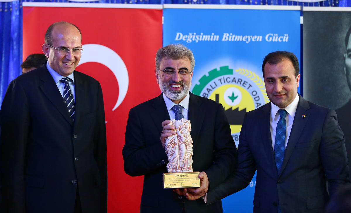 Enerji ve Tabii Kaynaklar Bakanı Yıldız İzmir\'de