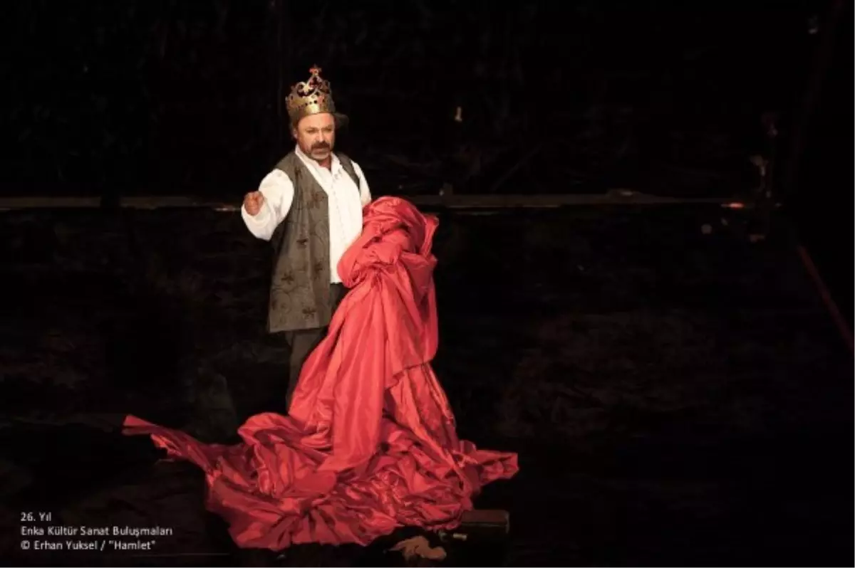 Enka Kültür Sanat Buluşmaları\'nda Dün Akşam Hamlet Vardı