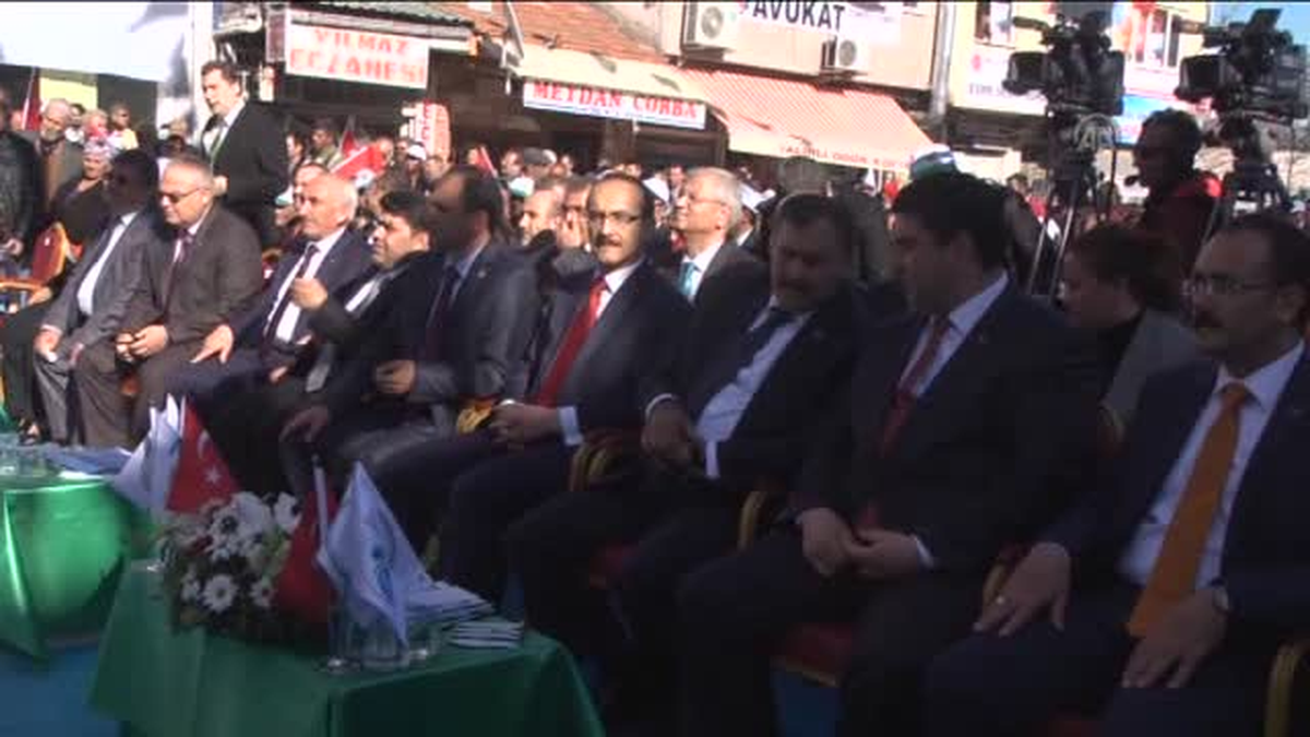 Bakan Eroğlu, Eşme\'de Toplu Açılış Törenine Katıldı