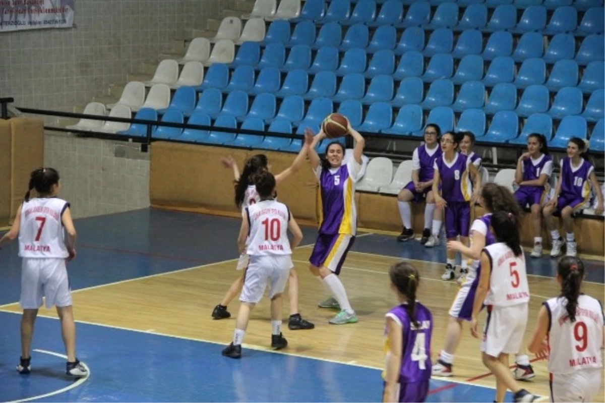 Erzincan, Basketbol Grup Müsabakalarına Ev Sahipliği Yaptı
