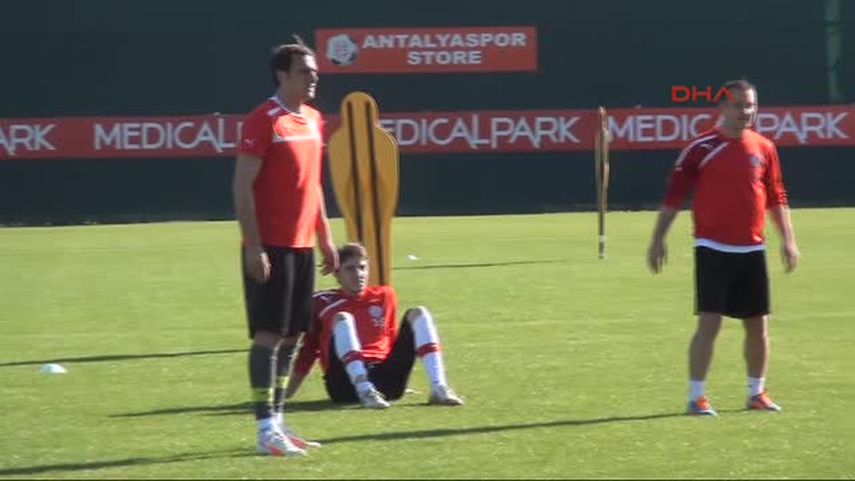 Fuat Çapa, Antalyaspor ile İlk Antrenmana Çıktı