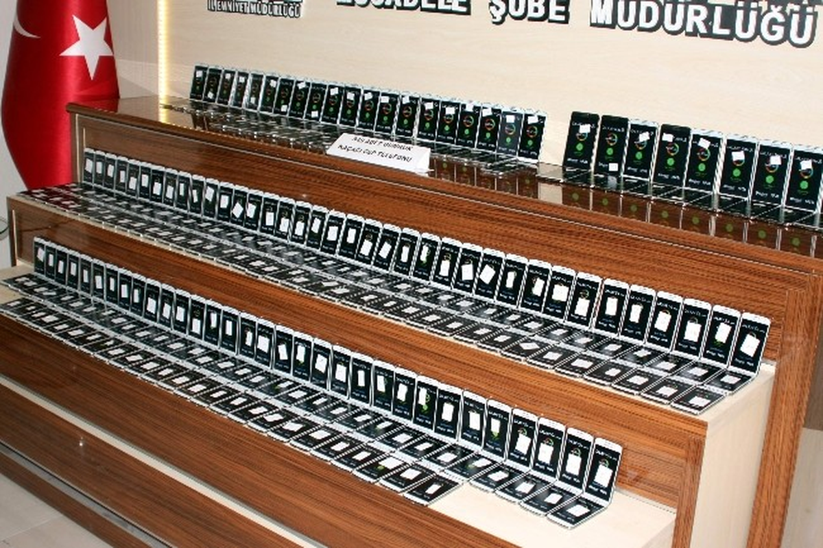 Gaziantep\'te Bin 706 Adet Kaçak Cep Telefonu Ele Geçirildi