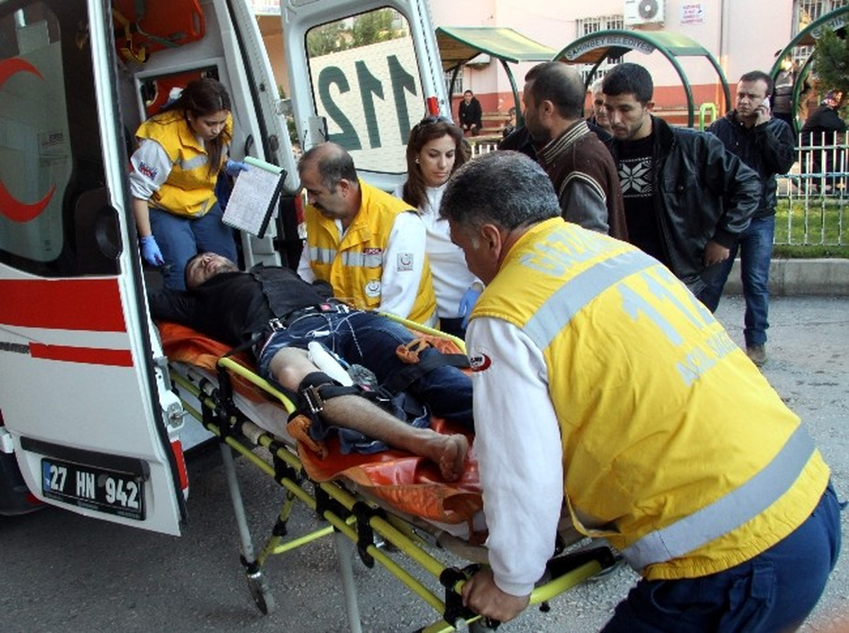Gaziantep\'te Silahla Vurulan Kişi Hastaneye Kaldırıldı
