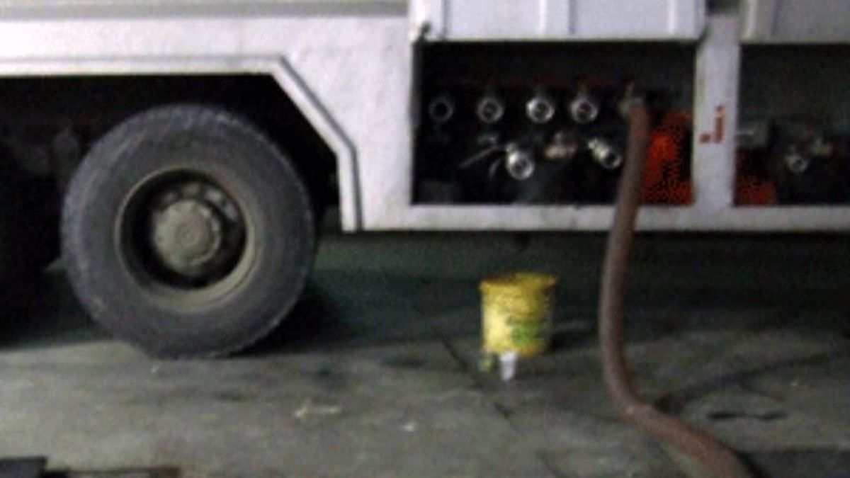 Libya\'dan Kaçak Petrol İhracı
