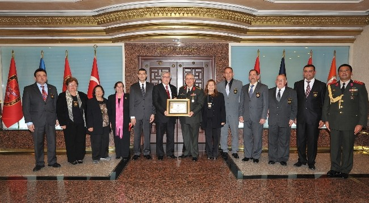 KKTC Şehit Aileleri Derneği, Orgeneral Güler\'i Ziyaret Etti