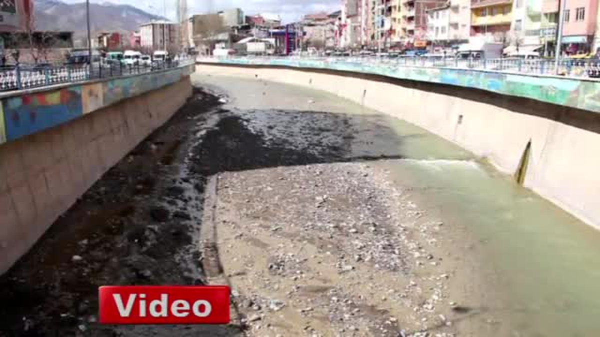 Kuraklık Oltu Çayını Vurdu