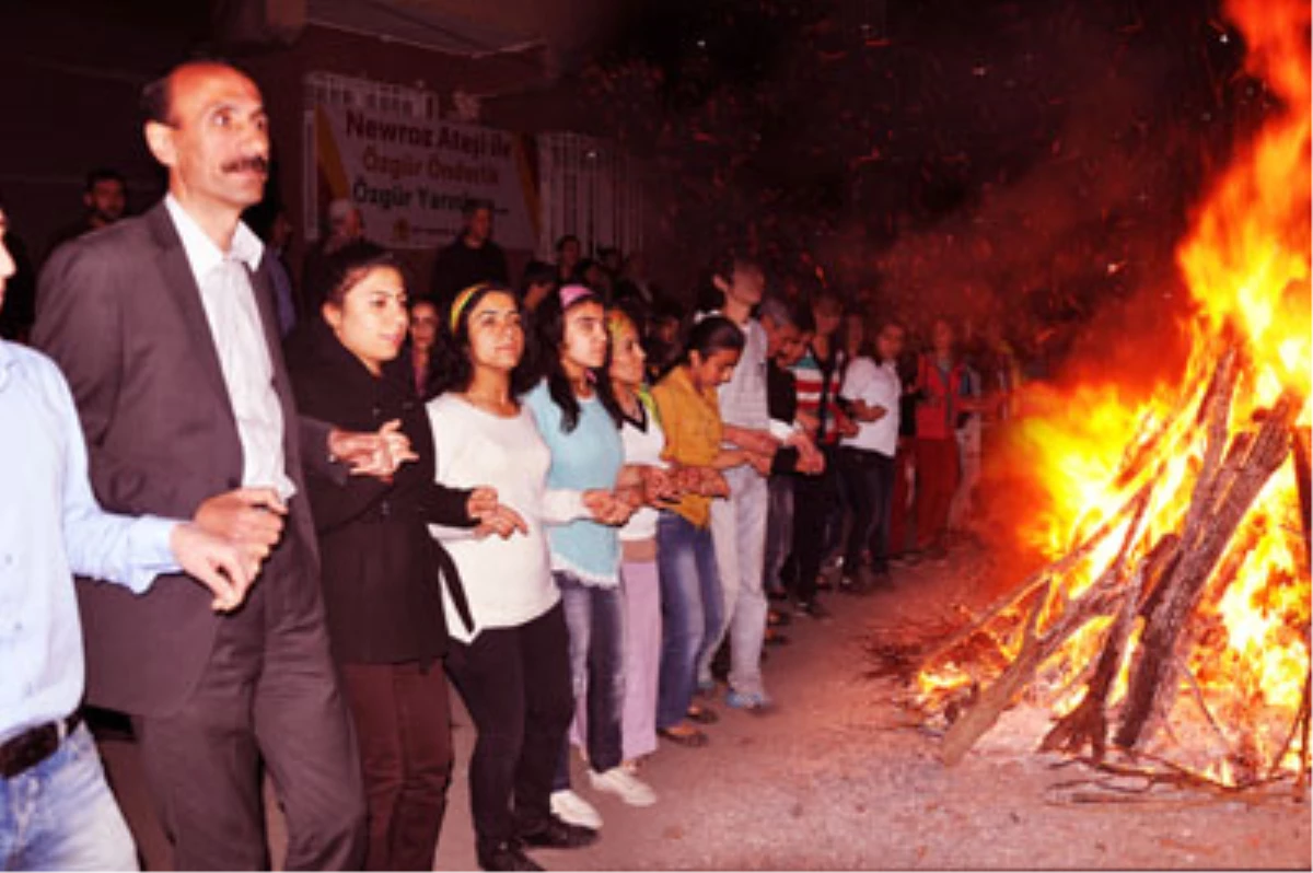 Kurbanoğlu Esnaf Ziyaret Edip, Newroz Etkinliğine Katıldı