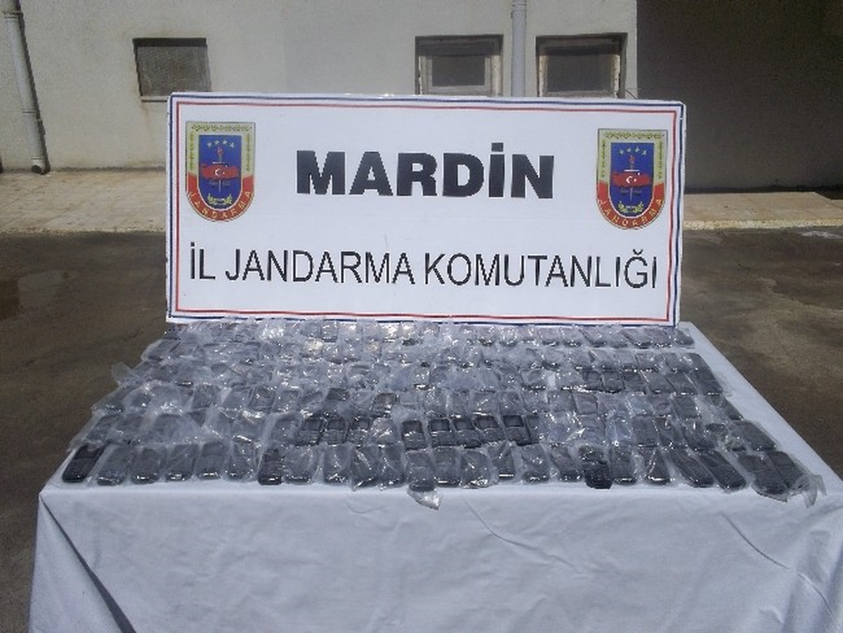 Mardin\'de 150 Adet Kaçak Telefon Ele Geçirildi