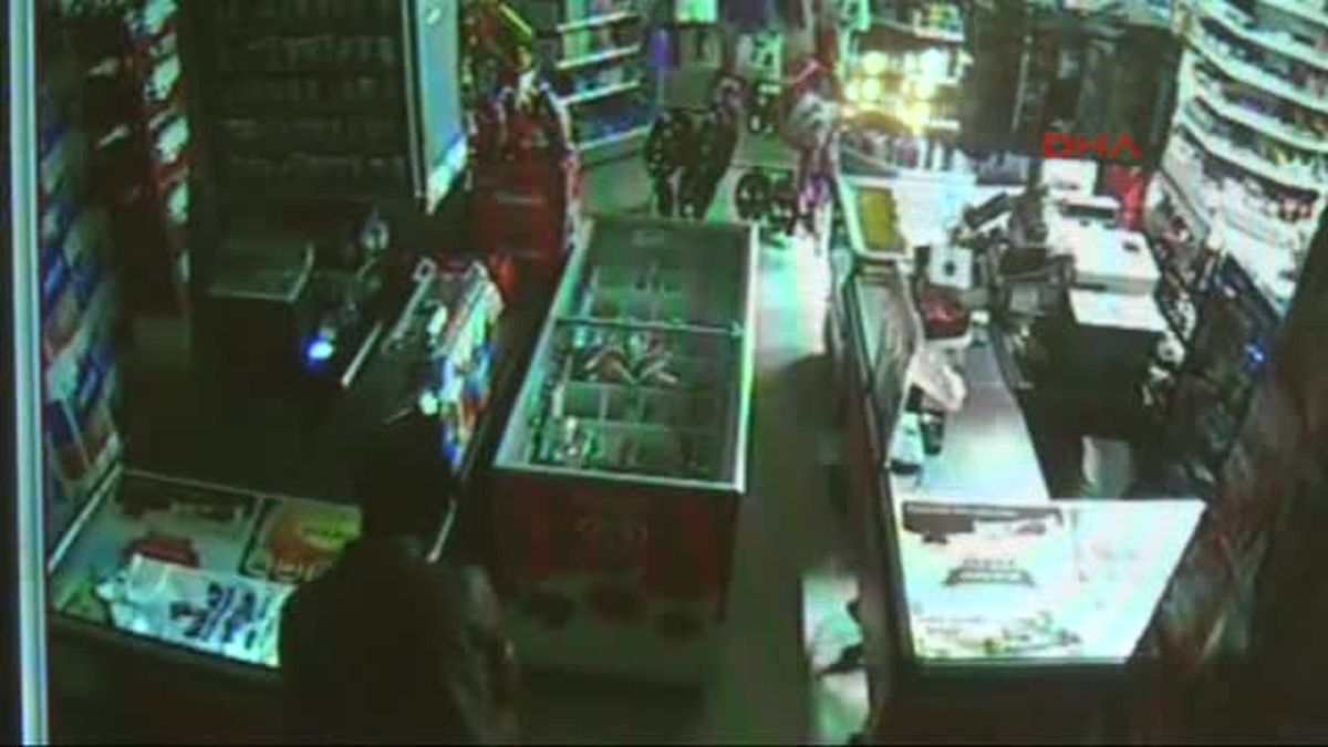 Markete Giren Şüpheli Güvenlik Kameralarına Yakalandı
