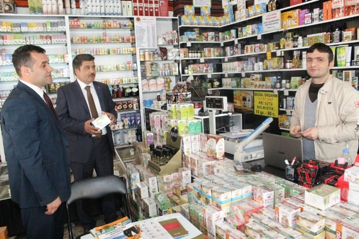 MHP Adayı Çelik, Alanya\'da Esnafı Ziyaret Etti