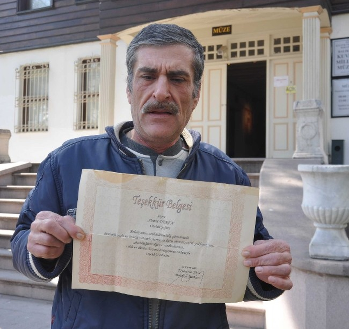 30 Mart\'tan Sonra Müze Bahçesinde Yatacak