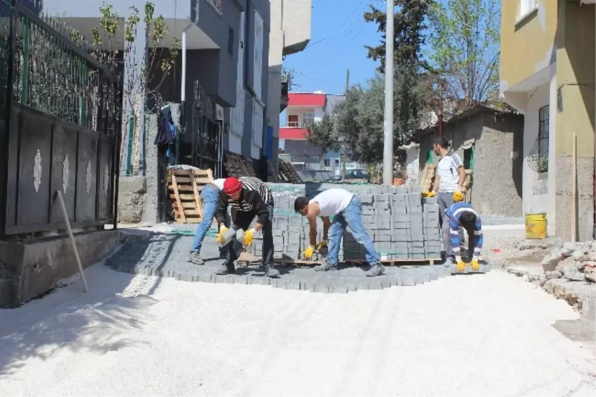 Sarıçam'da Yol Çalışması Devam Ediyor