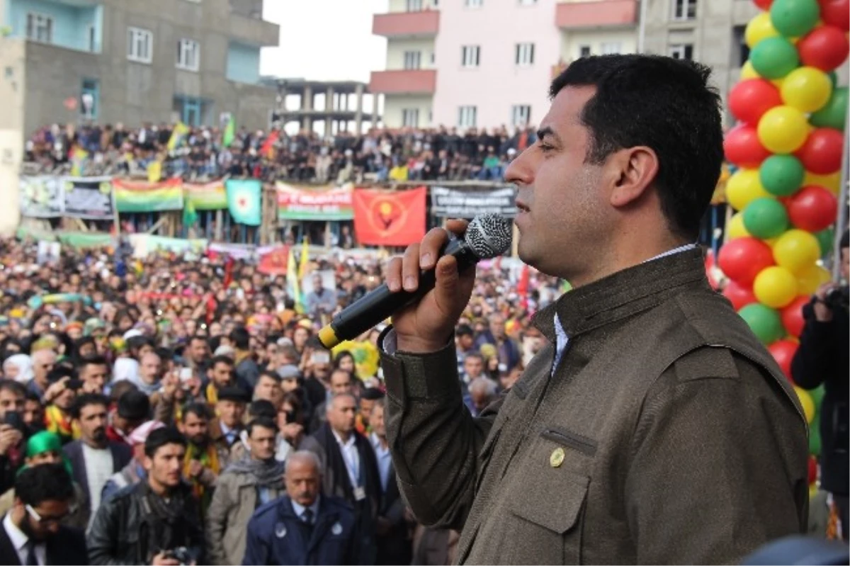 Selahattin Demirtaş Yüksekova\'da