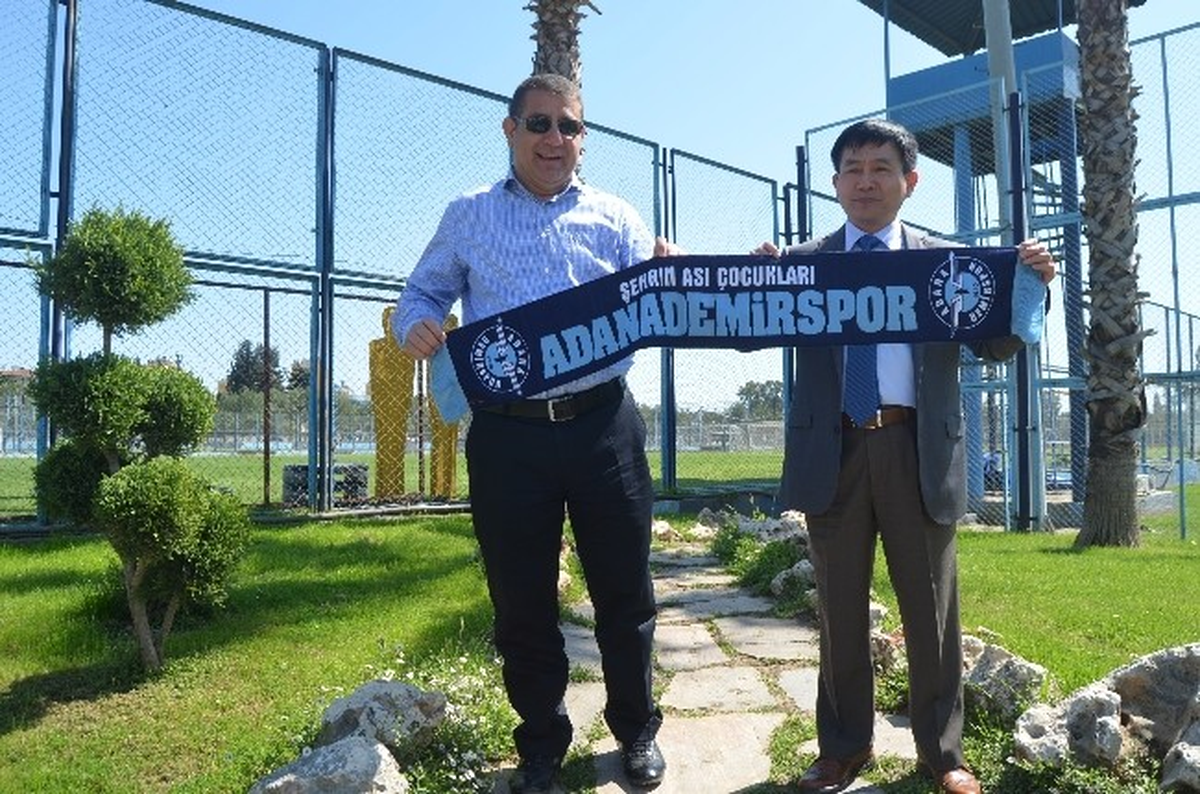 Vietnam Büyükelçisi Adana Demirspor\'u Ziyaret Etti