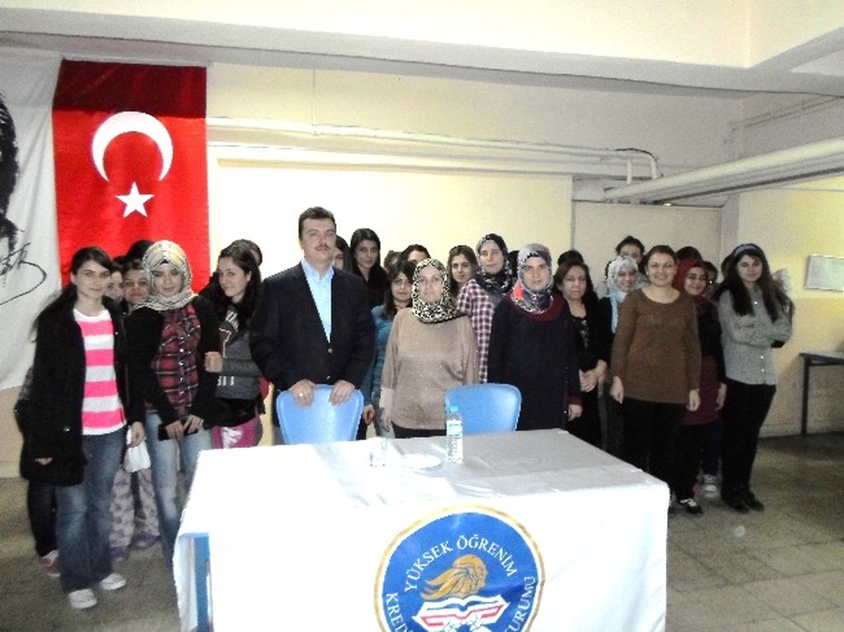 Yurt-Kur Gediz Yurt Müdürlüğü\'nde Öğrencilerle \'Kariyer Sohbeti\'